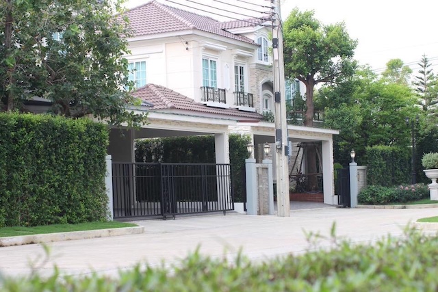 BH3701 ให้เช่าบ้านเดี่ยว 2 ชั้น แกรนดิโอ ลาดพร้าว-เกษตรนวมินทร์ (Grandio Ladprao-Kaset Nawamin) ว่างพร้อมเช่า 2 หลัง