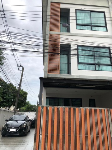 ขายทาวน์โฮม 3ชั้น ปุณณวิถี31 ที่ดินรวม 42 ตรว หลังมุม ใกล้ BTS ปุณณวิถี