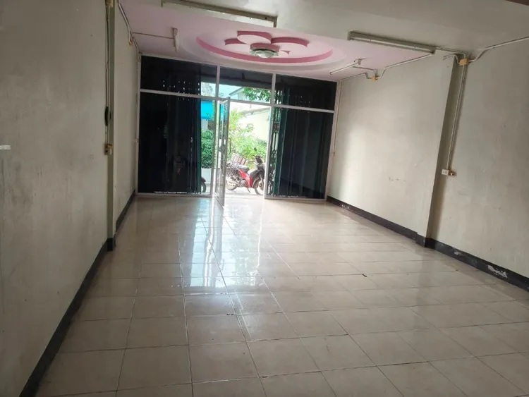 ขายทาวน์เฮาส์ 2 ชั้น ซอยนวมินทร์ ทำเลดี ใกล้บิ๊กซี หาดใหญ่ อำเภอหาดใหญ่ จังหวัดสงขลา