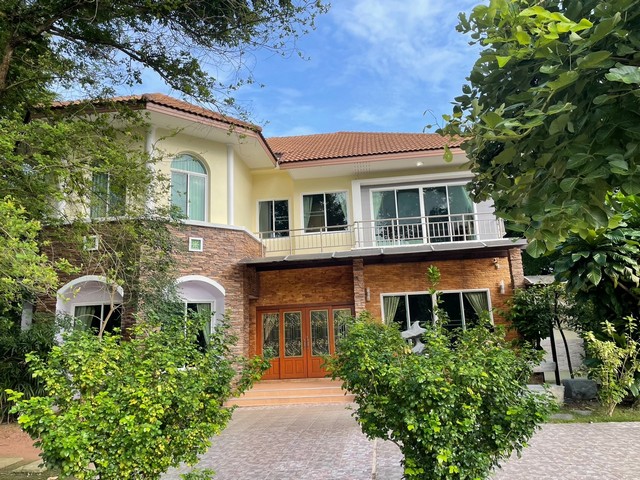 ขายที่ดินพร้อมบ้านหรูสองชั้นหลังใหญ่ ใกล้ตัวเมืองนครนายก